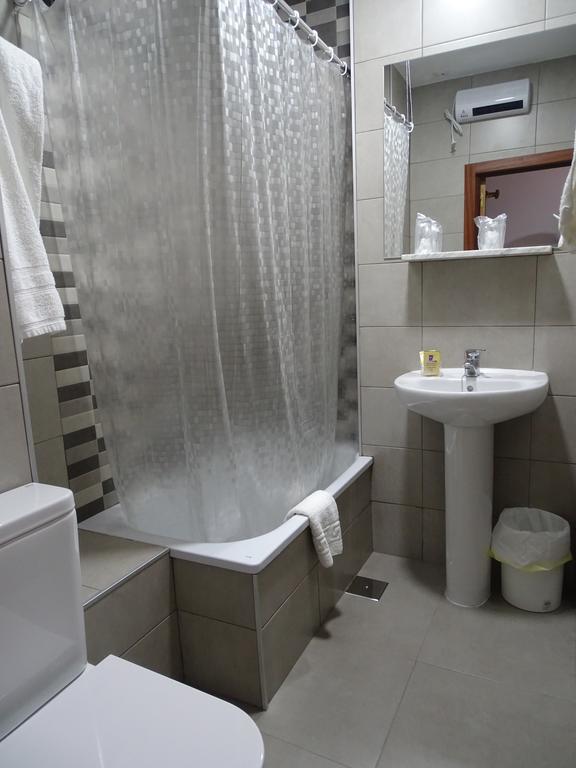 Hostal Argentina Caces Esterno foto